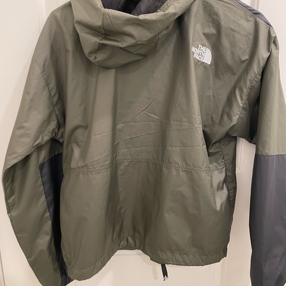 The North Face Women's Green and Black Jacket - Picture 2 of 3